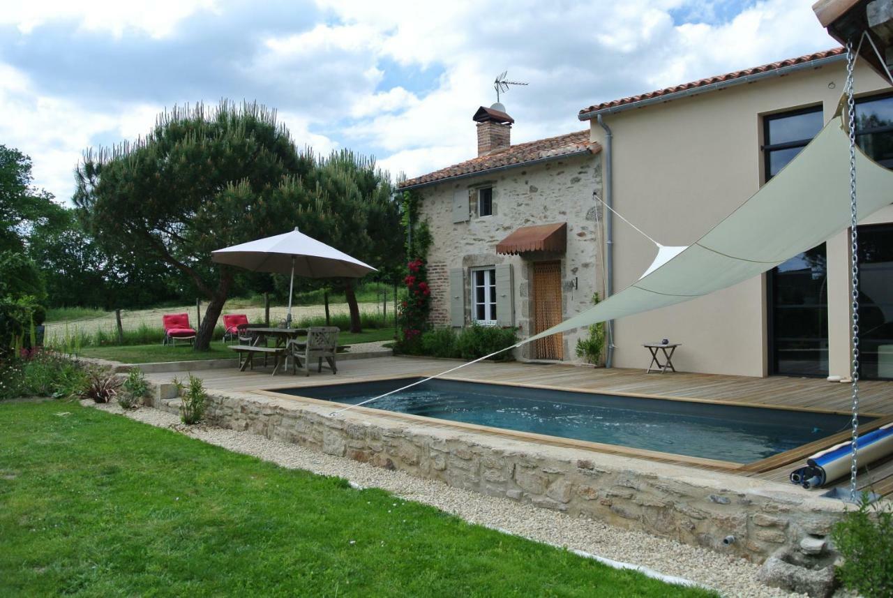 Les Epis Du Vent Bed & Breakfast Adilly Dış mekan fotoğraf