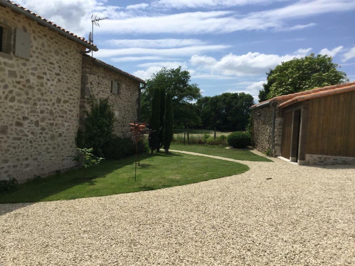 Les Epis Du Vent Bed & Breakfast Adilly Dış mekan fotoğraf