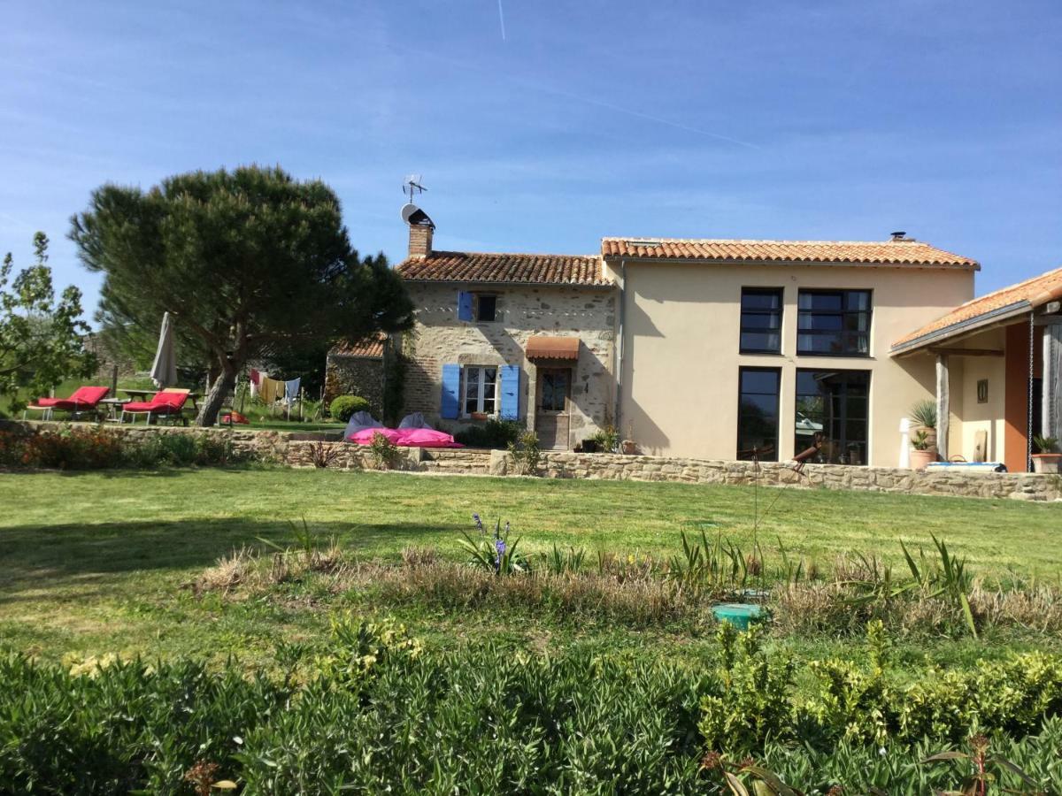 Les Epis Du Vent Bed & Breakfast Adilly Dış mekan fotoğraf